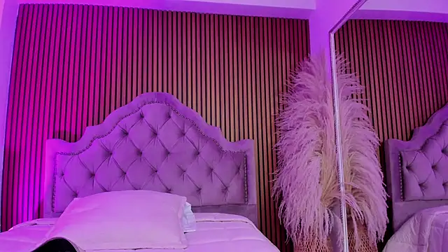 Violett hott  online show from 11, 3, 2026