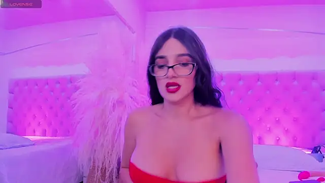 Snapshot of Violett_hott_ chatting on 8, 1, 2026 Violett hott online show from 8, 1, 2026