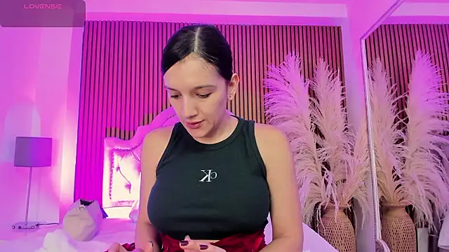 Violett hott  online show from 3, 2, 2026