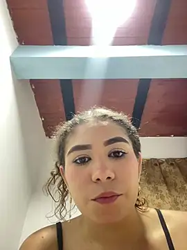 Snapshot of CamilaCastillo chatting on 3, 6, 2026 CamilaCastillo online show from 3, 6, 2026
