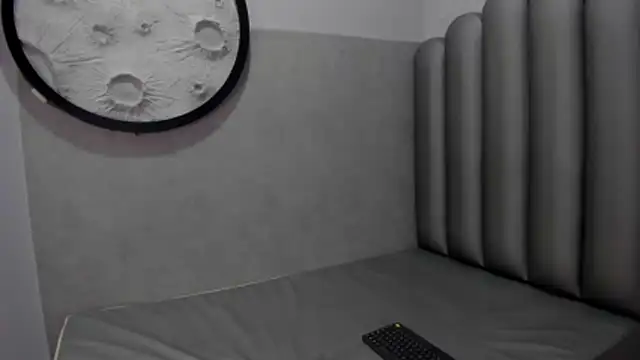 Luna  02 online show from 23, 2, 2026