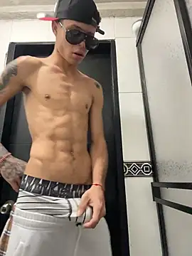 Zeus Bigcock21 online show from 8, 1, 2026