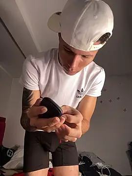 Zeus Bigcock21 online show from 14, 1, 2026