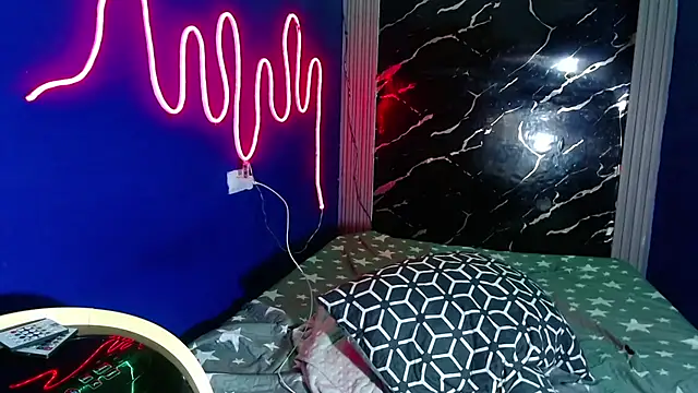 jamescurly00 online show from 25, 4, 2026