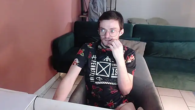 Snapshot of davidfrenchlove chatting on 27, 2, 2026 davidfrenchlove online show from 27, 2, 2026