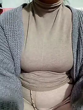 Snapshot of Tulip_Giang chatting on 13, 1, 2026 Tulip Giang online show from 13, 1, 2026