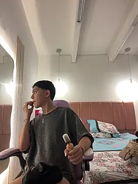 Iamcami  online show from 26, 2, 2026