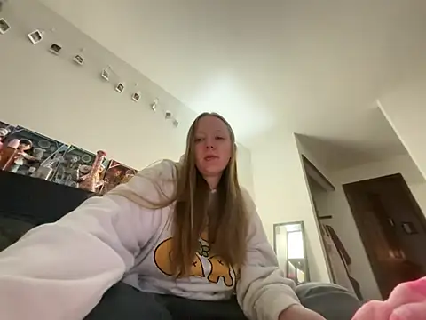 Snapshot of prettygirltracy_12 chatting on 1, 2, 2026 prettygirltracy 12 online show from 1, 2, 2026