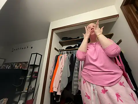 Snapshot of prettygirltracy_12 chatting on 14, 1, 2026 prettygirltracy 12 online show from 14, 1, 2026