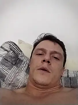 RAFAELQUINTEROSCAVALHEI online show from 3, 2, 2026