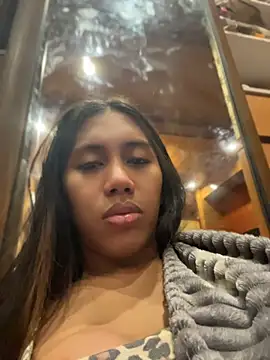 bigmeatcock luna online show from 10, 7, 2026