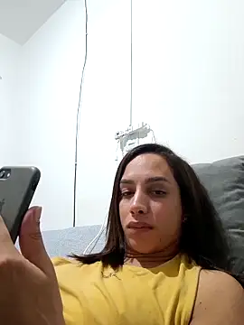 ofjuliaa online show from 7, 5, 2026