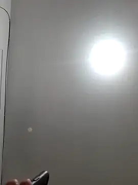 ofjuliaa online show from 4, 4, 2026