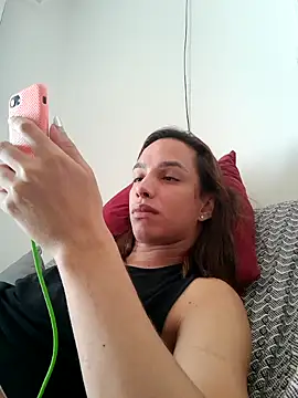 ofjuliaa online show from 11, 2, 2026