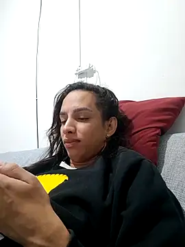 ofjuliaa online show from 9, 5, 2026