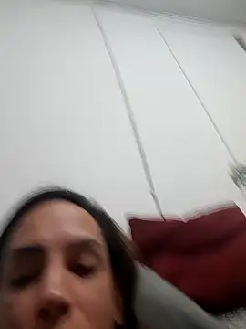 ofjuliaa online show from 8, 4, 2026