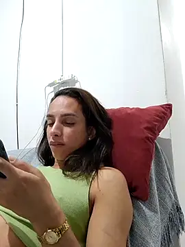 ofjuliaa online show from 17, 5, 2026