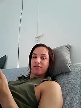 ofjuliaa online show from 5, 5, 2026