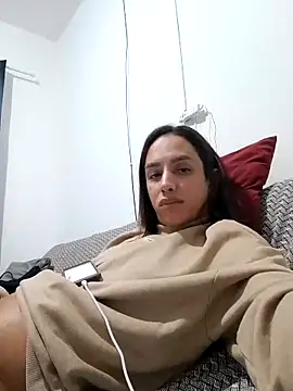 ofjuliaa online show from 24, 5, 2026