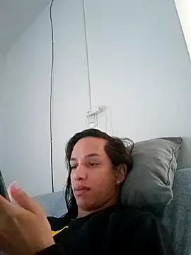 ofjuliaa online show from 10, 5, 2026