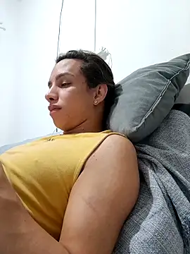 ofjuliaa online show from 18, 5, 2026