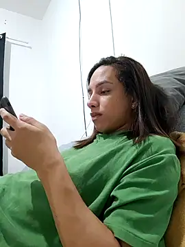 ofjuliaa online show from 20, 5, 2026