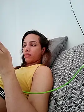 ofjuliaa online show from 10, 4, 2026