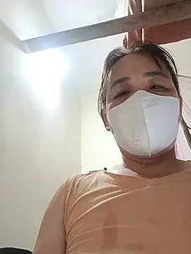 Lyna sexy24 online show from 17, 5, 2026