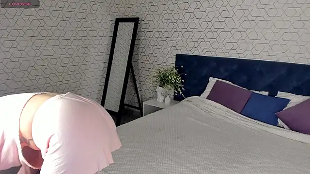 desiree doll online show from 12, 2, 2026