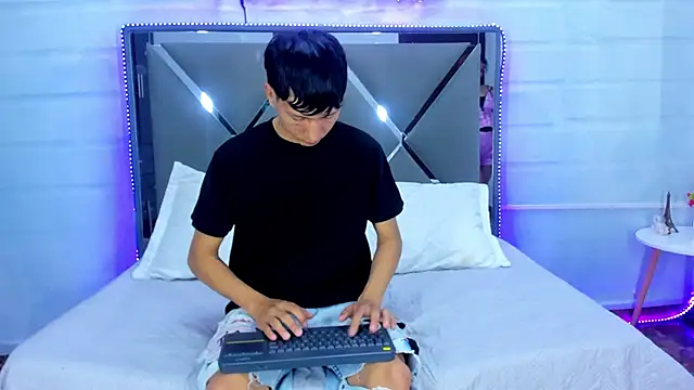 BunnyLove  online show from 6, 4, 2026