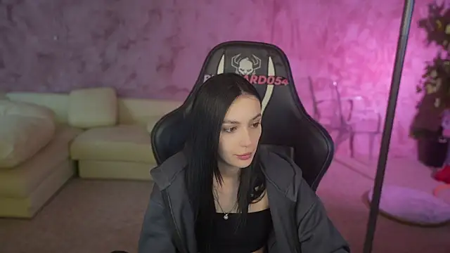 Mila Rose054 online show from 28, 4, 2026