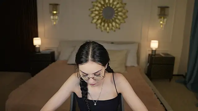 Mila Rose054 online show from 20, 5, 2026