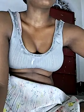 Royal-girl78 online show from 7, 5, 2026