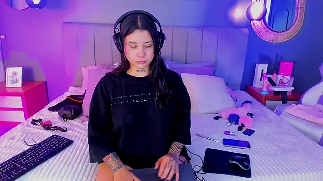 Nathalia stone  online show from 16, 6, 2026