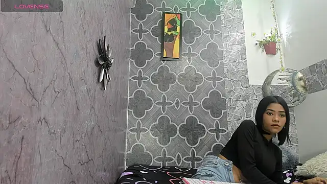 lily bloomx18 online show from 7, 1, 2026