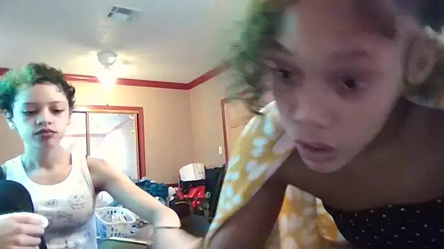 Tamiii420 online show from 6, 1, 2026