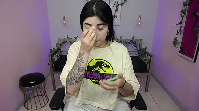 Snapshot of Adri_gomez_x chatting on 18, 7, 2026 Adri gomez x online show from 18, 7, 2026