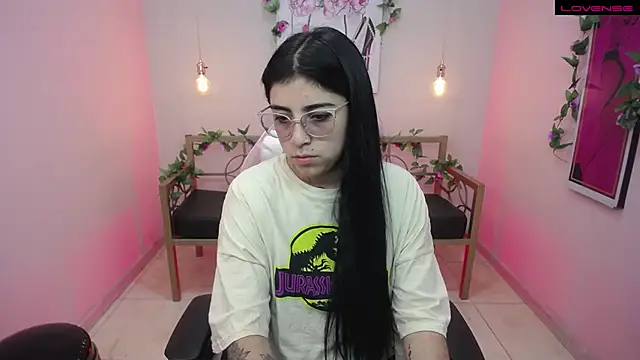 Snapshot of Adri_gomez_x chatting on 6, 7, 2026 Adri gomez x online show from 6, 7, 2026