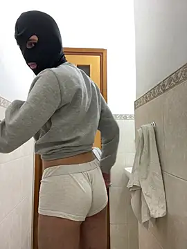 Snapshot of petiteyanel chatting on 26, 2, 2026 petiteyanel online show from 26, 2, 2026