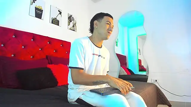 Liamsubtle01 online show from 26, 5, 2026