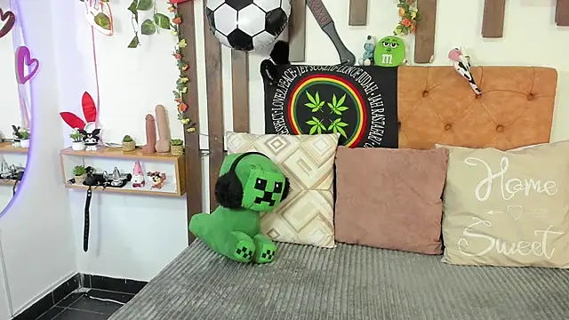 Snapshot of MeowMota_ chatting on 15, 7, 2026 MeowMota online show from 15, 7, 2026