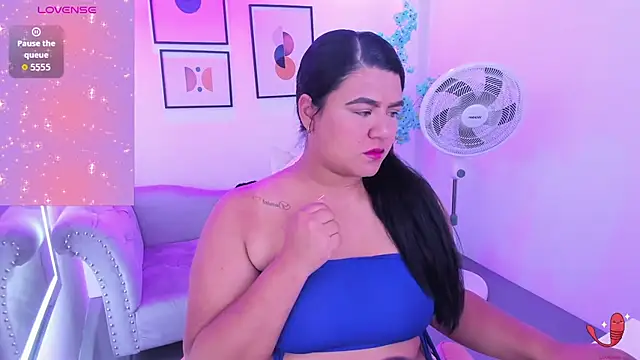 Snapshot of Emiily__Rousse chatting on 7, 1, 2026 Emiily Rousse online show from 7, 1, 2026