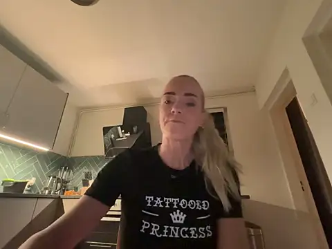 Snapshot of missconly chatting on 4, 3, 2026 missconly online show from 4, 3, 2026