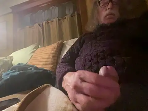 Snapshot of LickYourYoni chatting on 3, 2, 2026 LickYourYoni online show from 3, 2, 2026