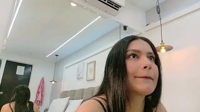 AlmaRose  online show from 9, 6, 2026
