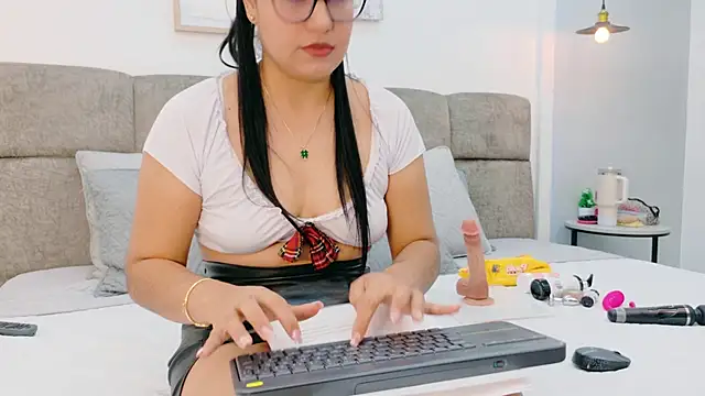 AlmaRose  online show from 14, 5, 2026