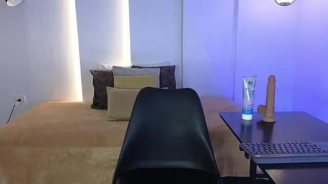 Snapshot of Chel_Stone chatting on 25, 2, 2026 Chel Stone online show from 25, 2, 2026