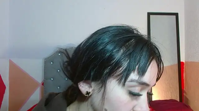 Snapshot of sofiaspring chatting on 8, 7, 2026 sofiaspring online show from 8, 7, 2026