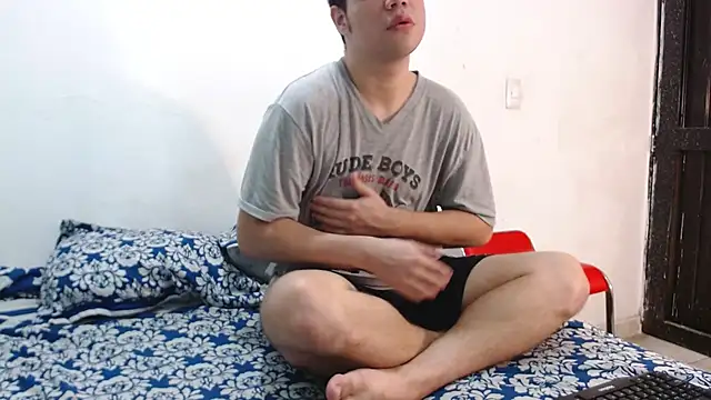 Snapshot of queen_night19 chatting on 7, 1, 2026 queen night19 online show from 7, 1, 2026