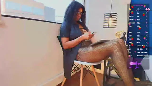 Ellie-Alves online show from 11, 3, 2026